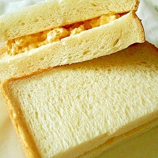 炒り卵で　ずぼらサンドイッチ